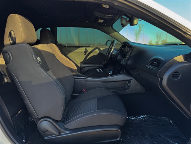 Dodge Challenger photo 18