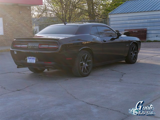 Dodge Challenger photo 11