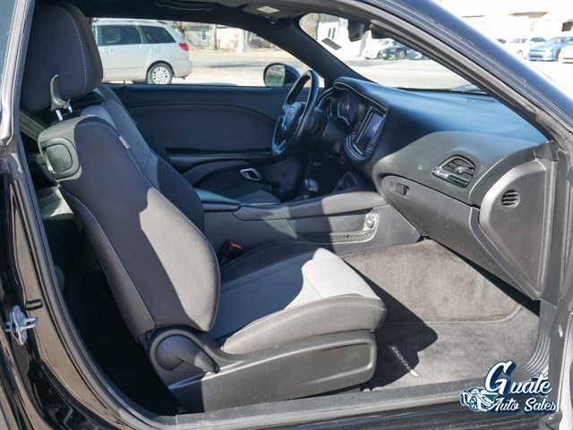 Dodge Challenger photo 13