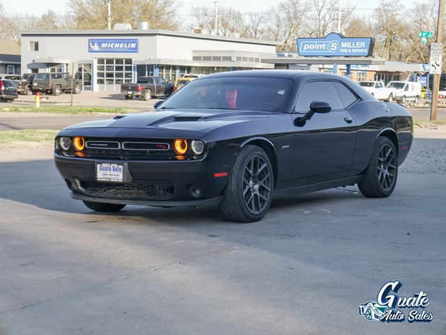 Dodge Challenger photo 3