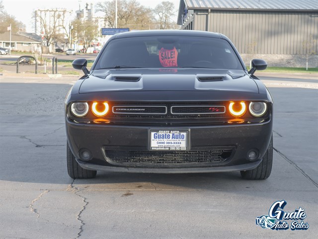 Dodge Challenger photo 2
