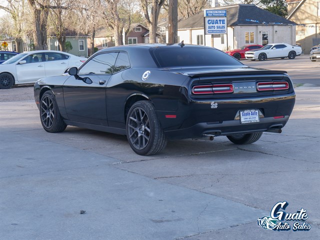 Dodge Challenger photo 9