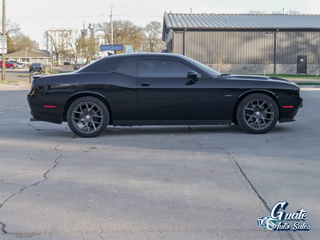 Dodge Challenger photo 12