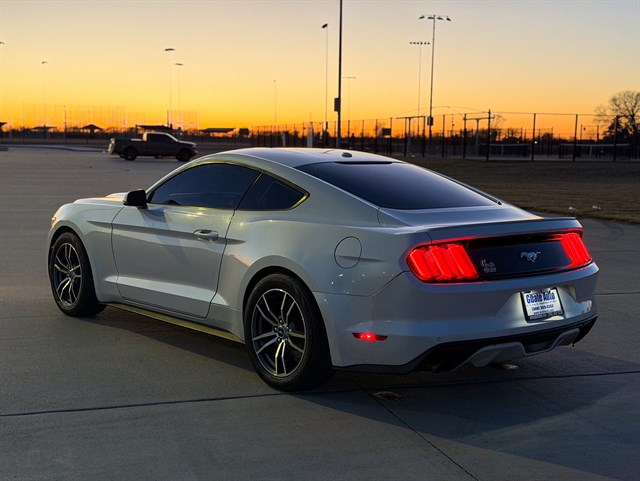 Ford Mustang photo 9