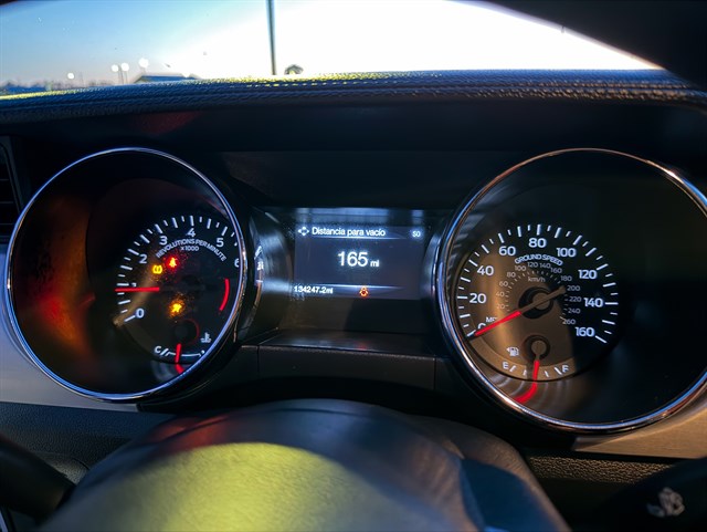 Ford Mustang photo 6