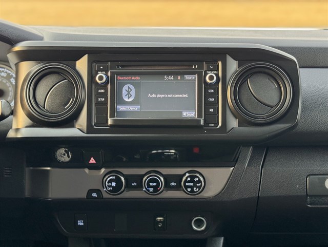 Toyota Tacoma photo 7