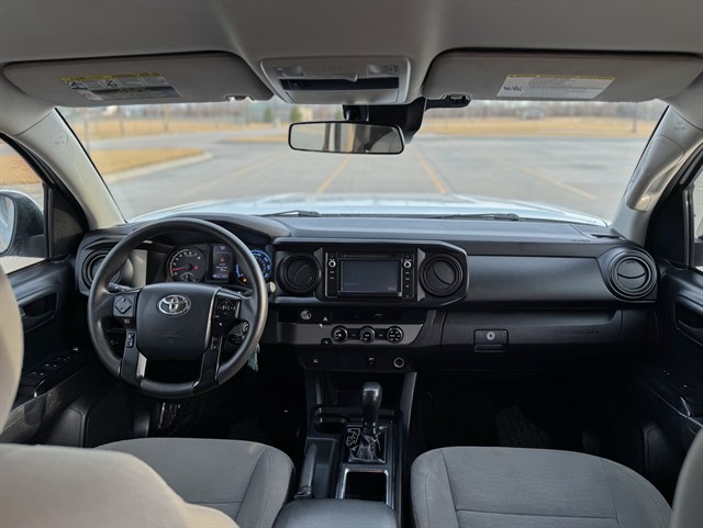 Toyota Tacoma photo 5
