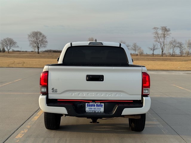 Toyota Tacoma photo 14