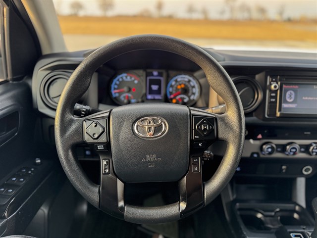 Toyota Tacoma photo 6