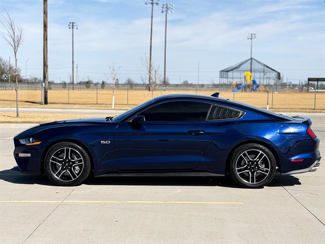 Ford Mustang photo 4