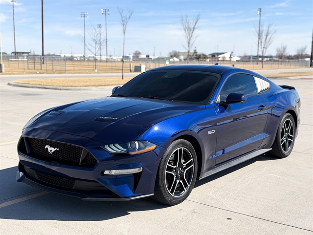 Ford Mustang photo 3