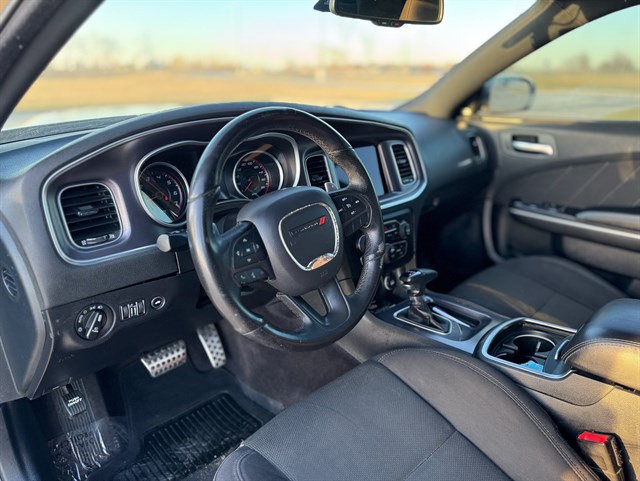 Dodge Charger photo 4