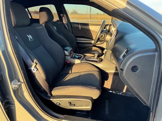 Dodge Charger photo 18