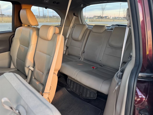 Honda Odyssey photo 14
