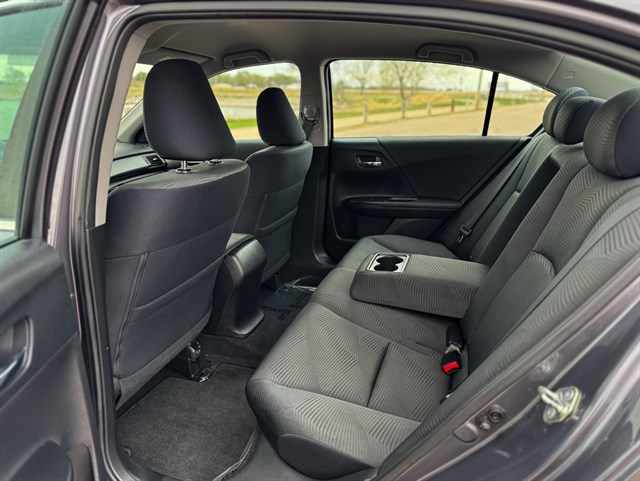 Honda Accord photo 12