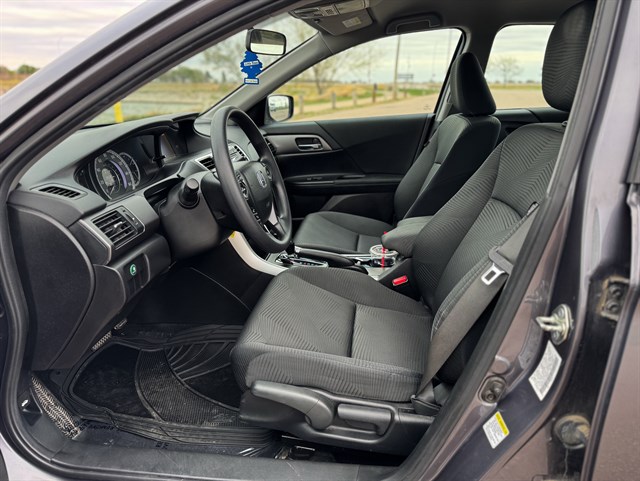 Honda Accord photo 11