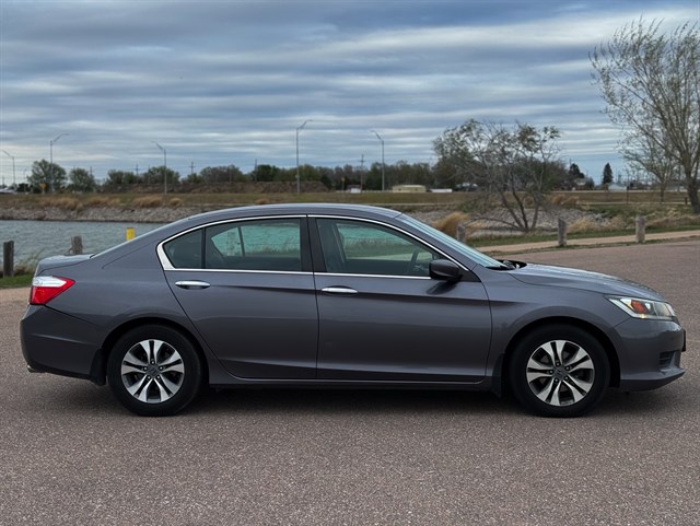 Honda Accord photo 18