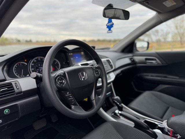 Honda Accord photo 4