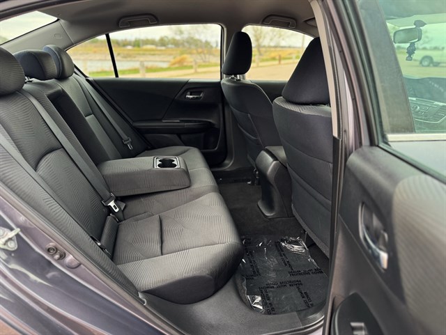 Honda Accord photo 16