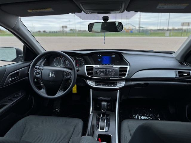 Honda Accord photo 5