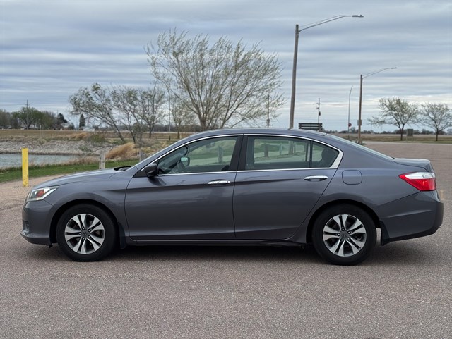 Honda Accord photo 13