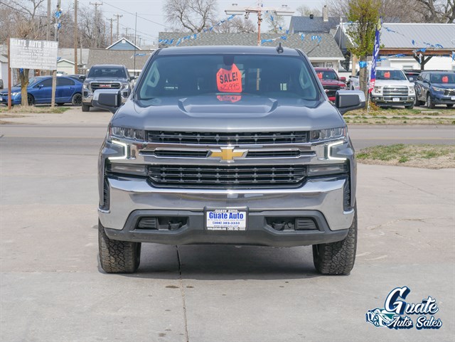 Chevrolet Silverado photo 2