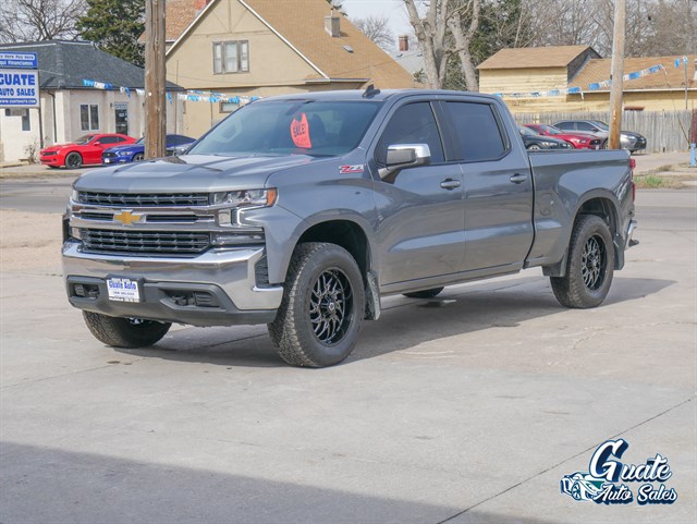 Chevrolet Silverado photo 3