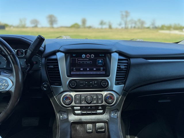 Chevrolet Suburban photo 7