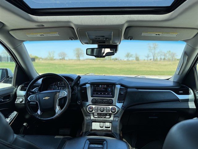 Chevrolet Suburban photo 5