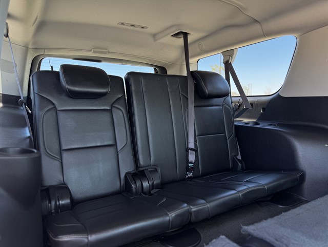 Chevrolet Suburban photo 18
