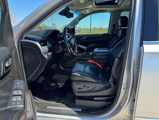 Chevrolet Suburban photo 10