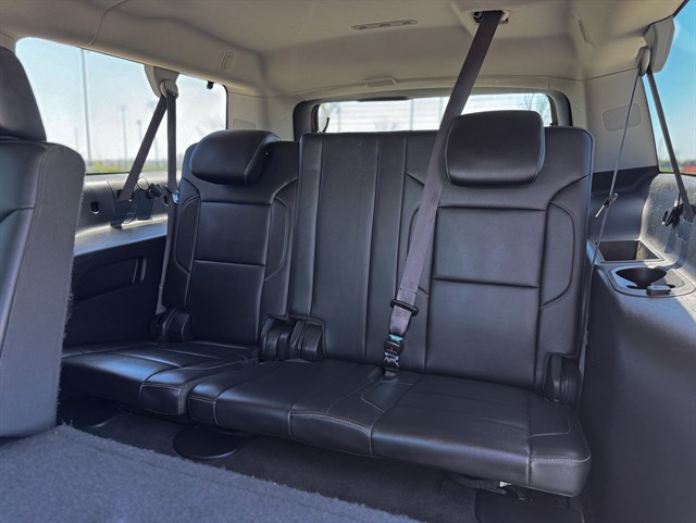 Chevrolet Suburban photo 12