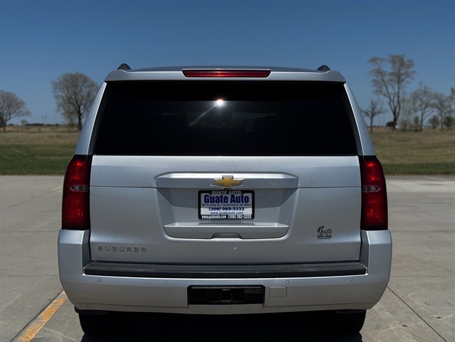 Chevrolet Suburban photo 15
