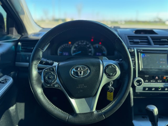 Toyota Camry photo 6