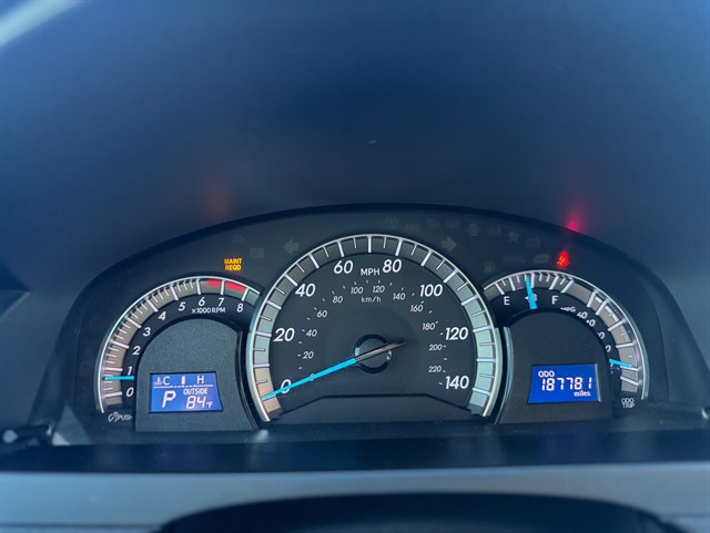 Toyota Camry photo 7
