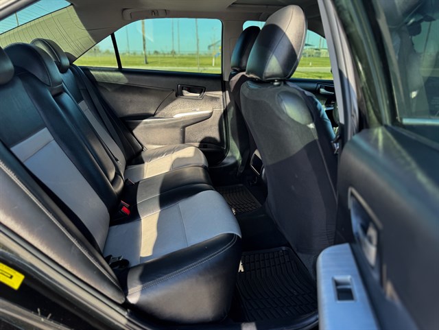 Toyota Camry photo 17