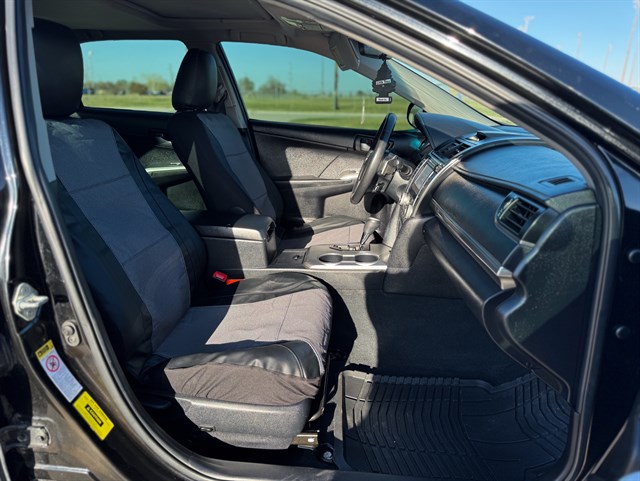 Toyota Camry photo 18