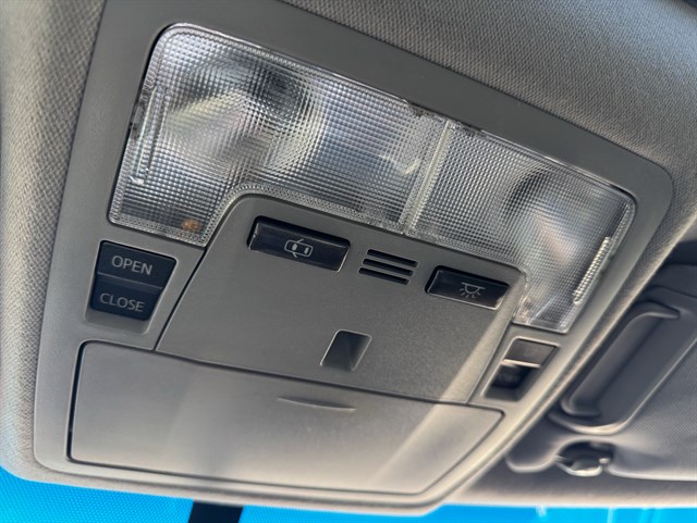Toyota Camry photo 10