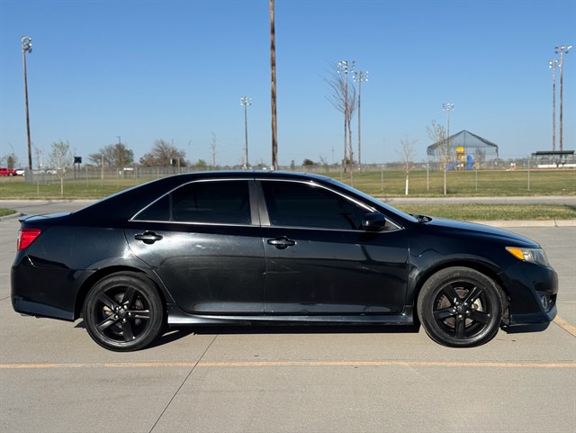 Toyota Camry photo 19