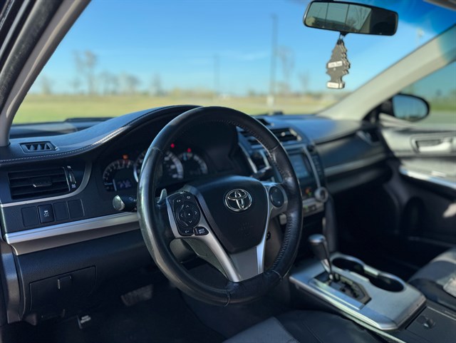 Toyota Camry photo 4