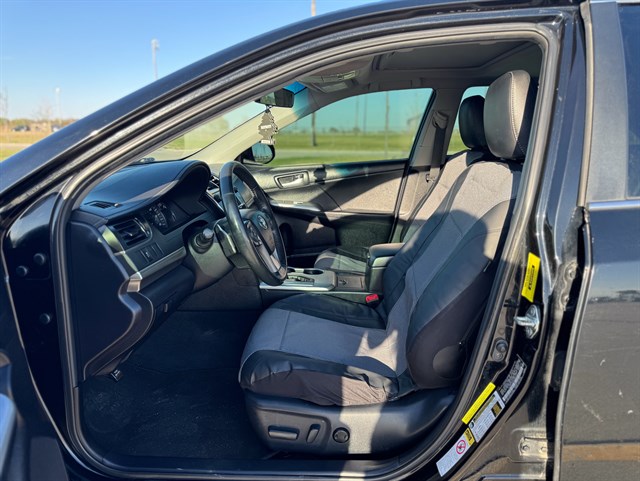 Toyota Camry photo 11