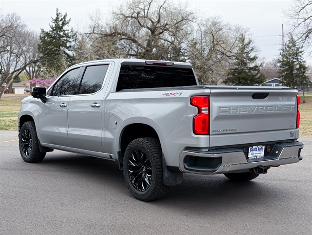 Chevrolet Silverado photo 11