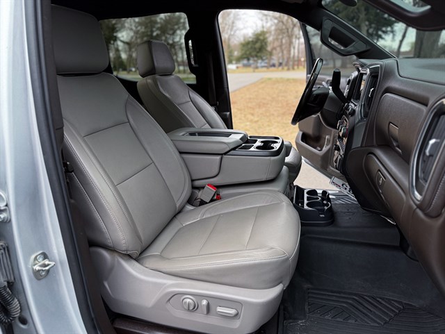Chevrolet Silverado photo 18