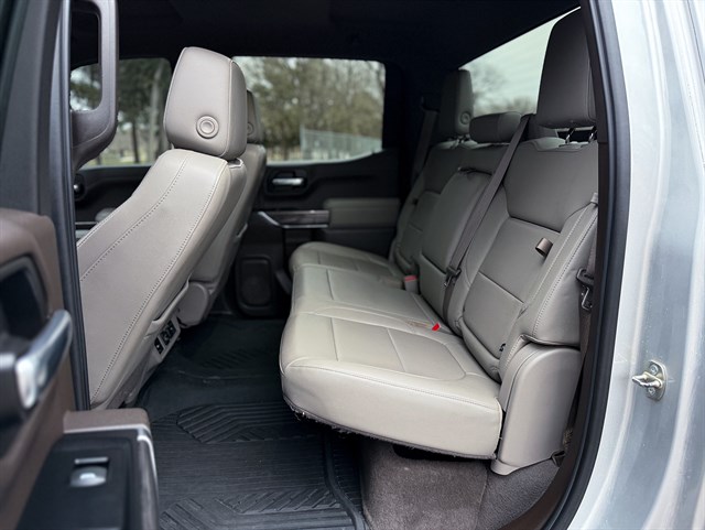 Chevrolet Silverado photo 13