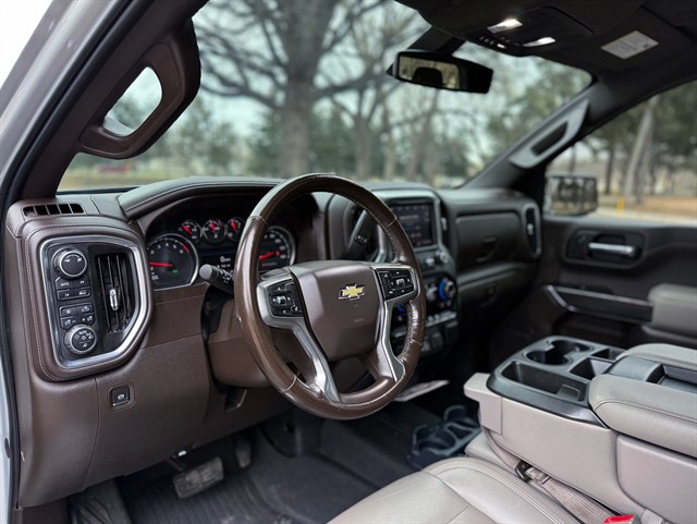 Chevrolet Silverado photo 4