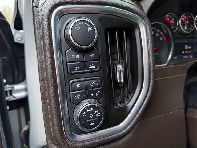 Chevrolet Silverado photo 9