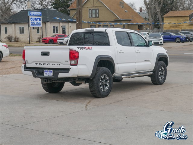 Toyota Tacoma photo 15