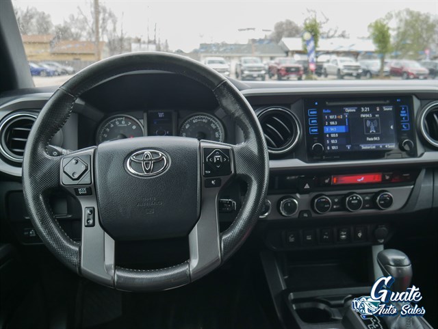 Toyota Tacoma photo 9