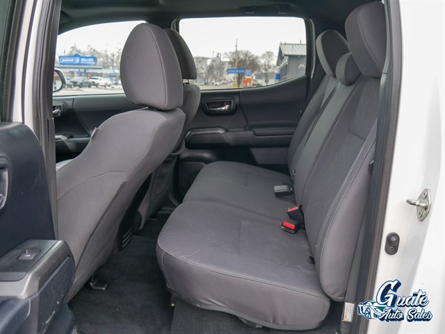 Toyota Tacoma photo 12