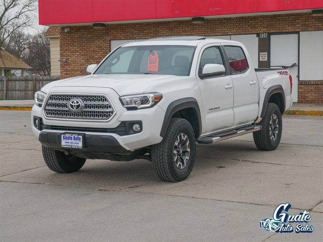 Toyota Tacoma photo 3